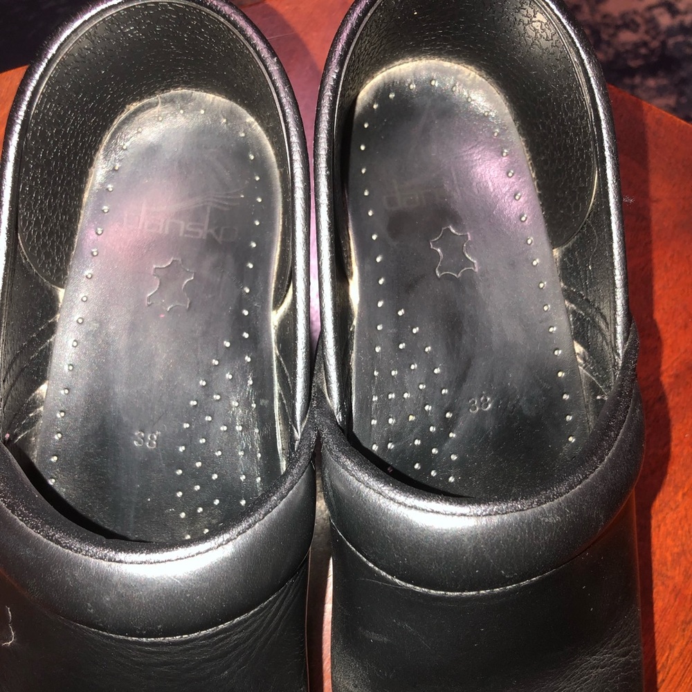 Black Dansko Size 38 - Picture 6 of 7